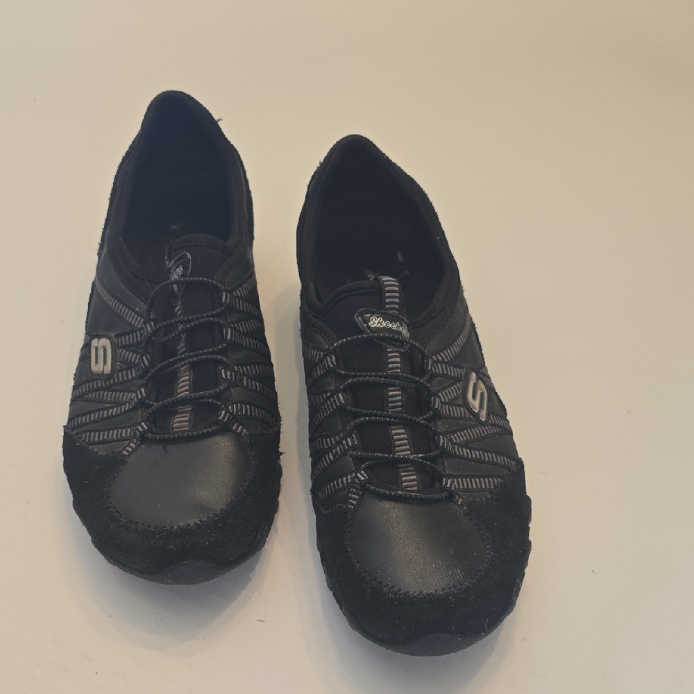 Skechers Women's Black and Gray Sneakers Size 9 $20